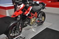 Exterieur_Ducati-Hypermotard-1100-2012_6
                                                        width=
