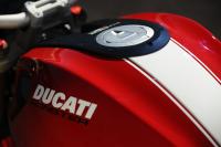 Exterieur_Ducati-Monster-1100-Evo_5