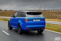 Exterieur_Land-Rover-Range-Rover-Sport-SVR-Velocity-Blue_10