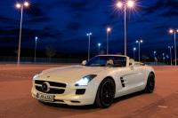 Exterieur_Mercedes-SLS-AMG-Roadster_15
                                                        width=