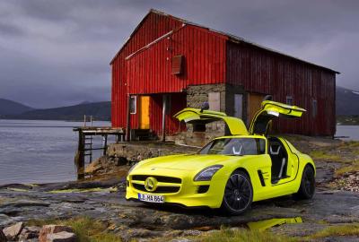 Mercedes sls e cell et d coulthard 