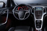 Interieur_Opel-Astra-2010_24