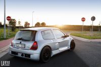 Exterieur_Renault-Clio-V6-Roadtrip_15