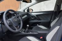 Interieur_Toyota-Avensis-Touring-Sports-2015-1.6-Diesel_9