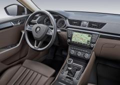 Nouvelle skoda superb 2015 place a l interieur 