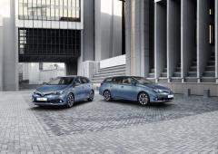 Comme l avensis la toyota auris se refait une beaute a geneve 