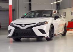 Toyota présente les Camry et Avalon TRD