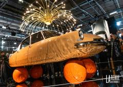 Exterieur_retromobile-et-la-ds-ballons-s-envola_0