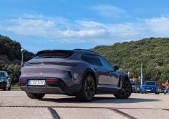 Exterieur_porsche-taycan-millesime-2024-2025-les-photos-de-notre-essai_13
                                                        width=