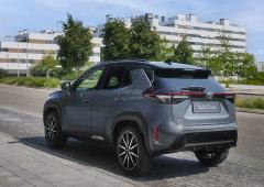 Exterieur_toyota-yaris-cross-2025-un-suv-compact-qui-peaufine-son-style_6