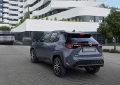 Exterieur_toyota-yaris-cross-2025-un-suv-compact-qui-peaufine-son-style_7