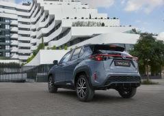 Exterieur_toyota-yaris-cross-2025-un-suv-compact-qui-peaufine-son-style_8