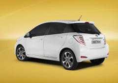 Images toyota yaris trend 