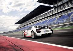 Porsche 918 spyder performances en hausse avant commercialisation 