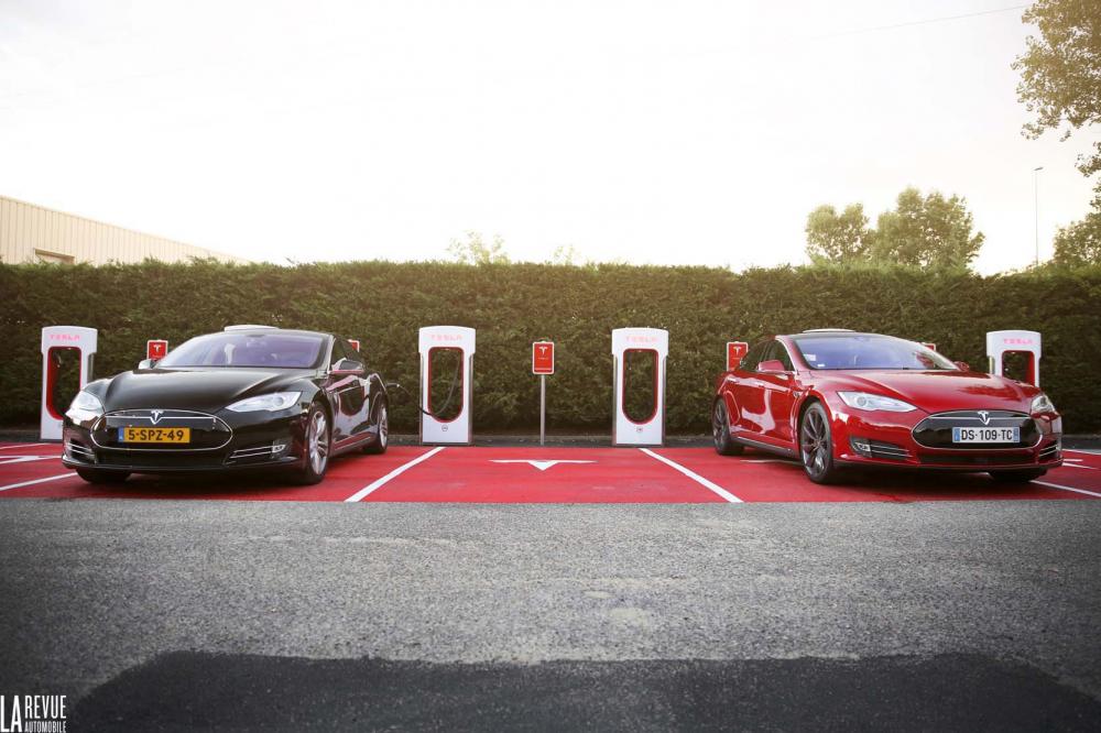 Image principale de l'actu: Tesla invite ses clients a limiter l usage des superchargers 