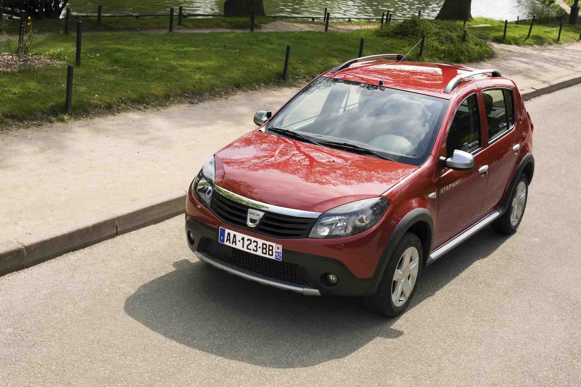 Артикулы рено сандеро. Рено Сандеро степвей 2009. Dacia Сандеро степвей. Renault Sandero Stepway 2009. Дачия Сандеро 2009.