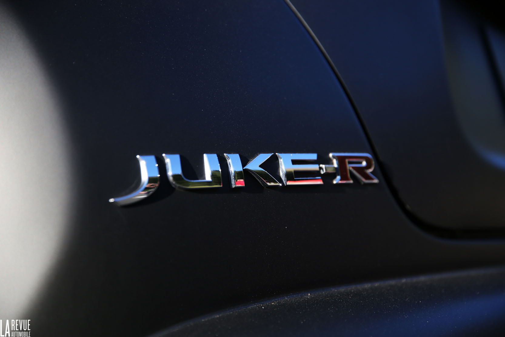 Exterieur_Nissan-Juke-R-2.0-Megeve_12