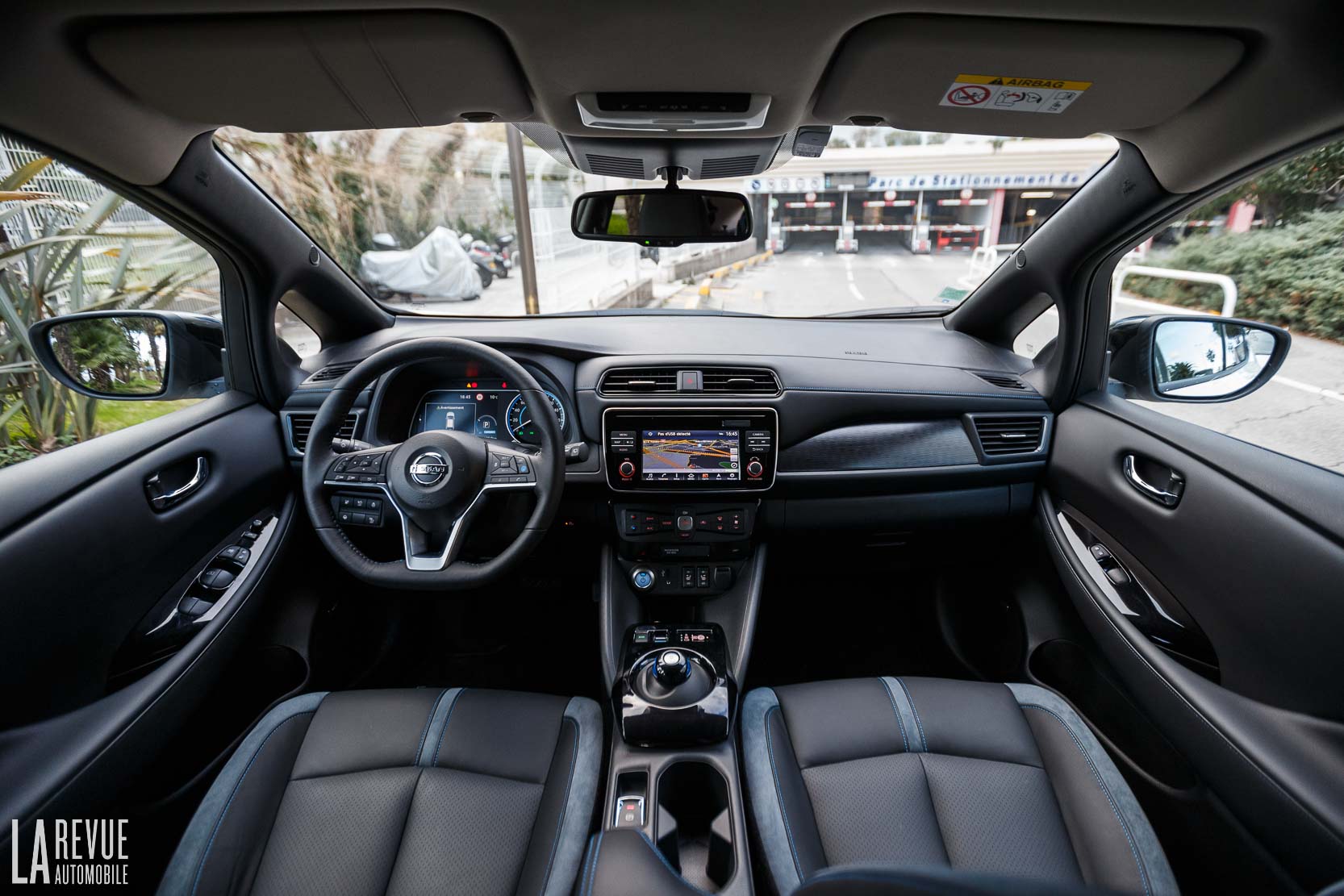 intérieur nissan leaf - nissan life prix