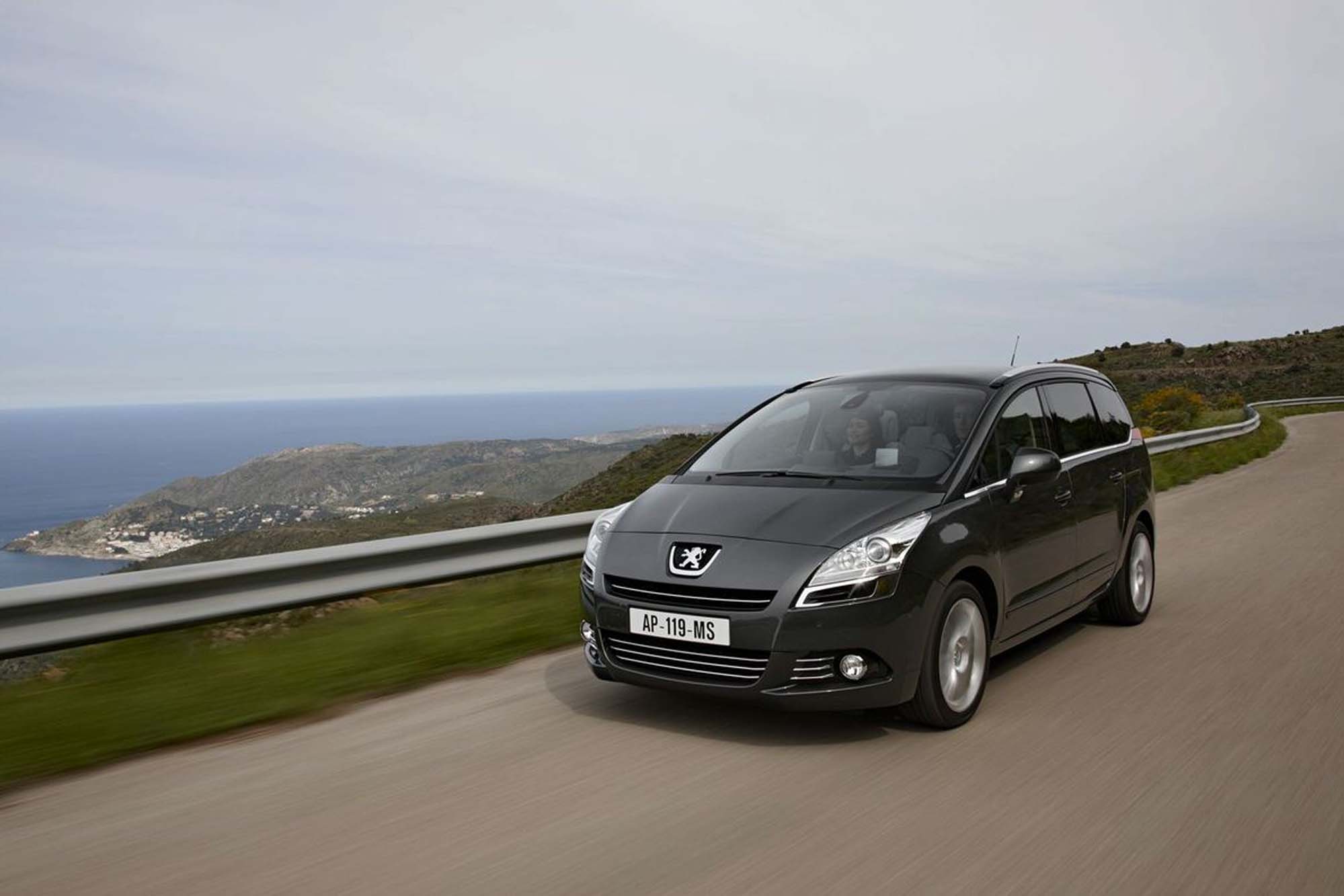 Peugeot 5008 фото