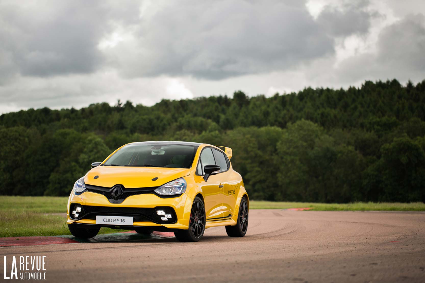 Image principale de l'actu: 1er essai Renault Clio RS 16 : l'interview