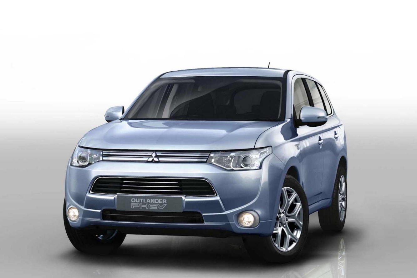 Mitsubishi debarque a geneve avec trois concepts hybrides 