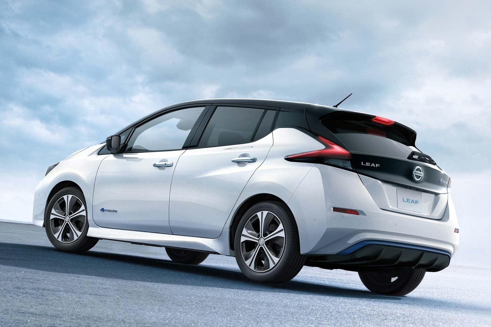 Nissan leaf 2019 характеристики